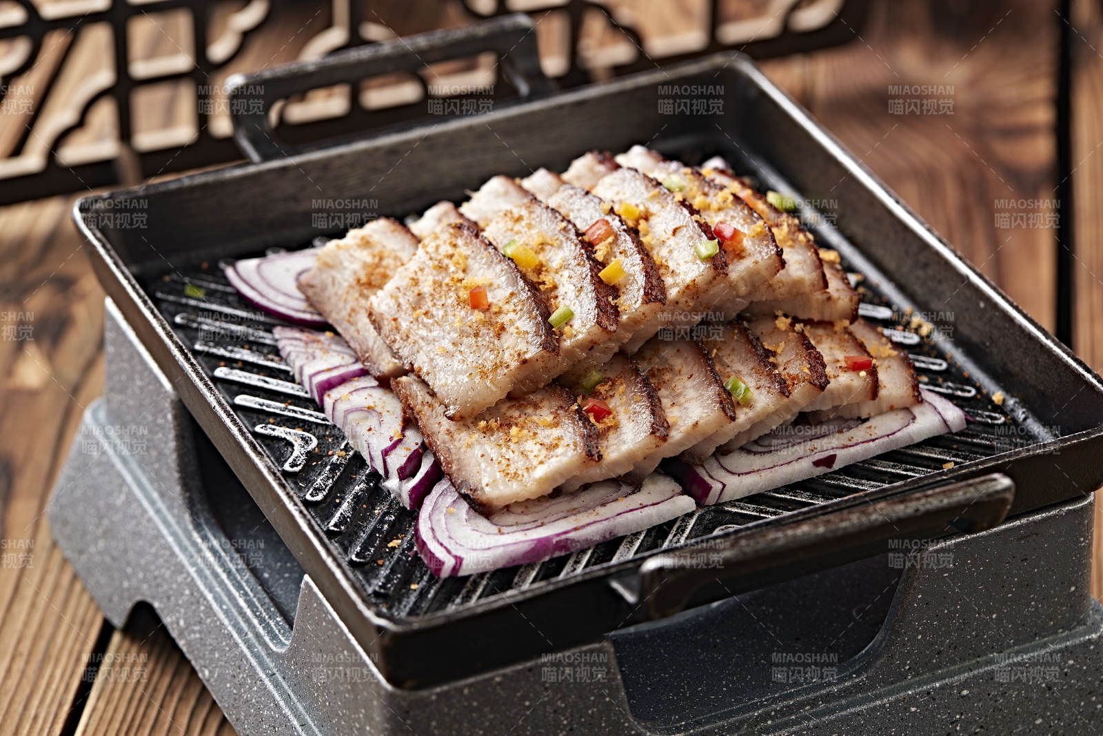 炙子铁板香烤五花肉图片