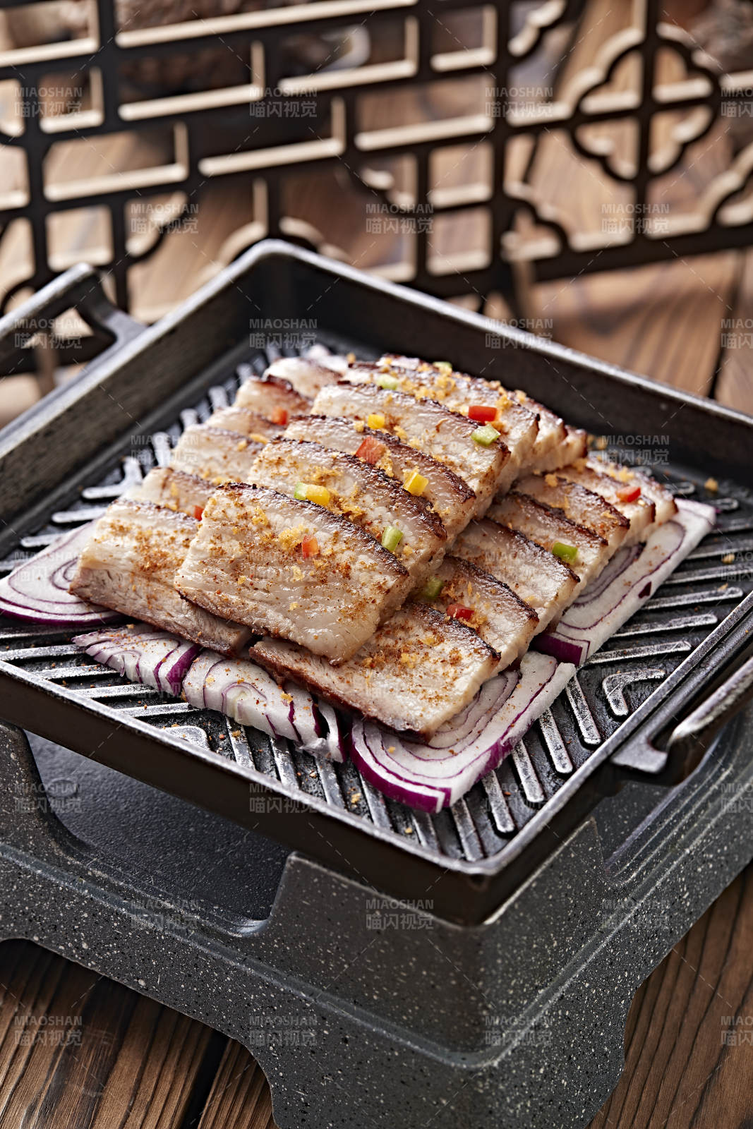 炙子铁板香烤五花肉图片