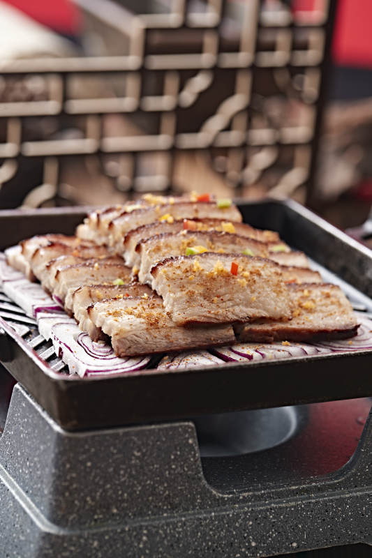 炙子铁板香烤五花肉图片