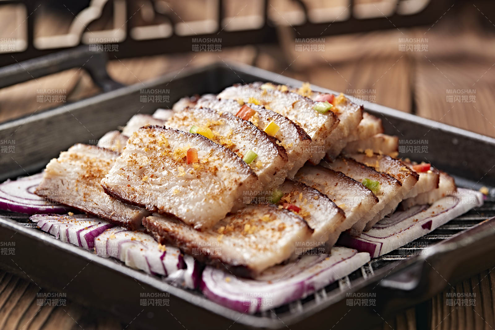 炙子铁板香烤五花肉图片