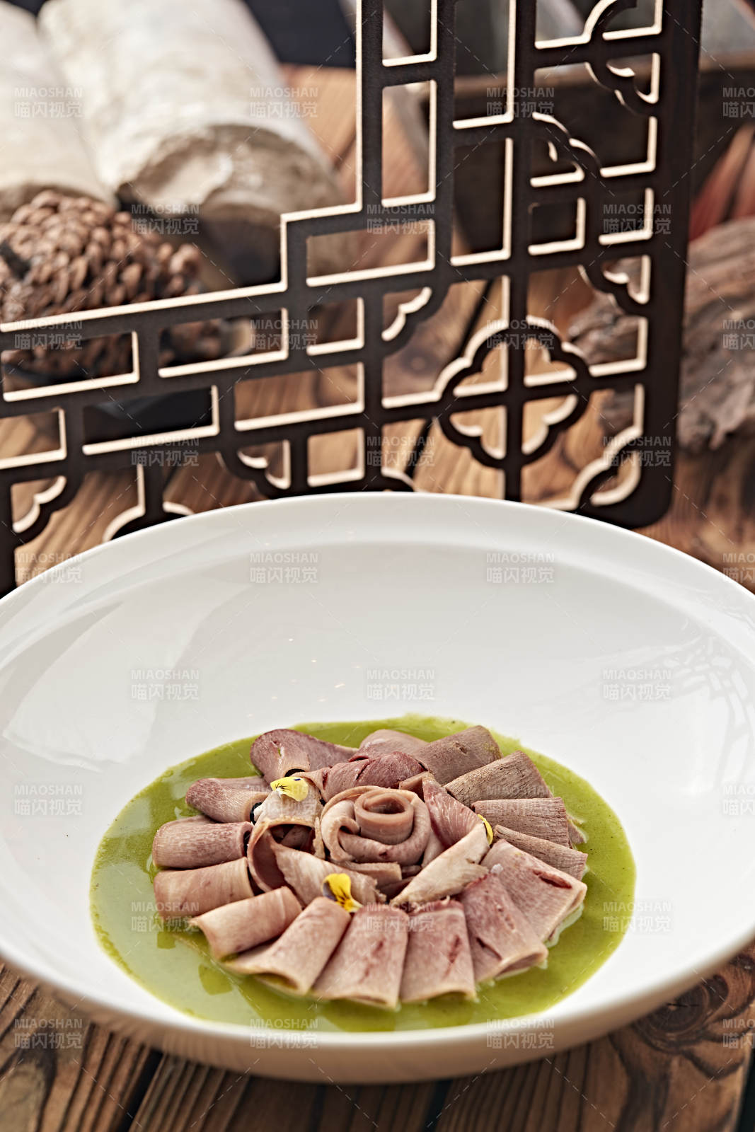 浇汁牛口条牛舌图片