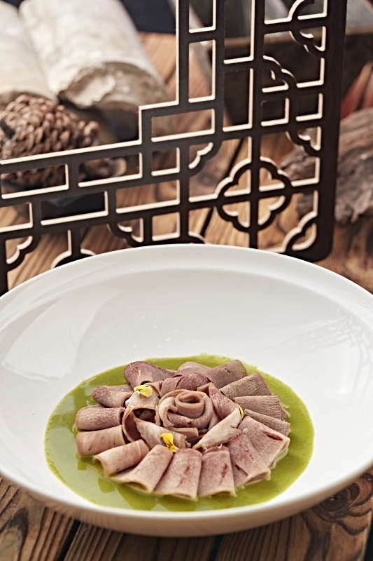 浇汁牛口条牛舌图片