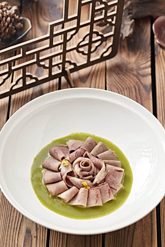 浇汁牛口条牛舌图片