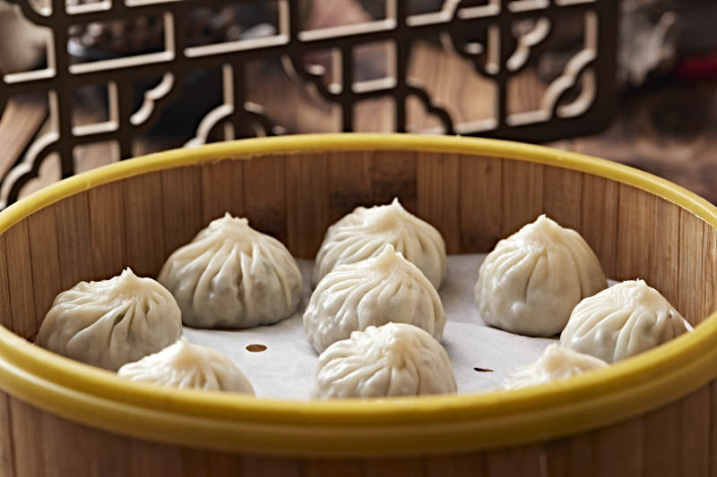 笼屉装的包子图片