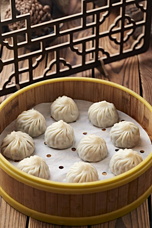 笼屉装的包子图片