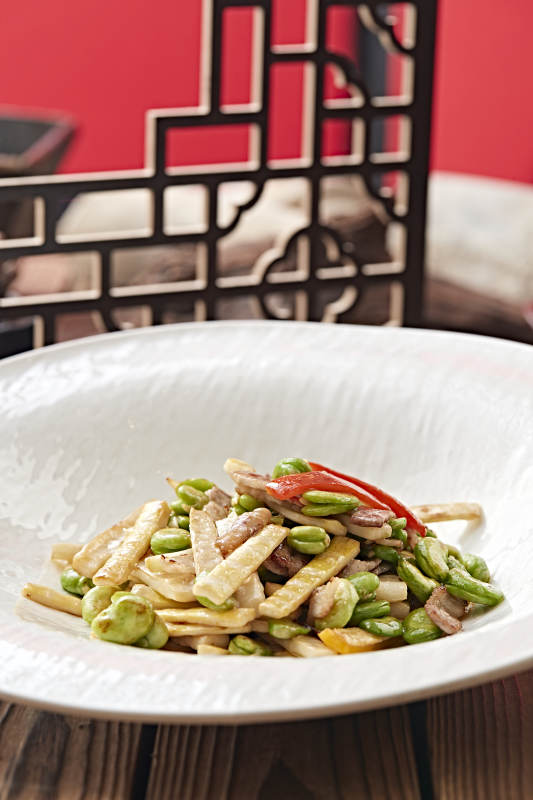 青蚕豆酸笋炒牛粒图片