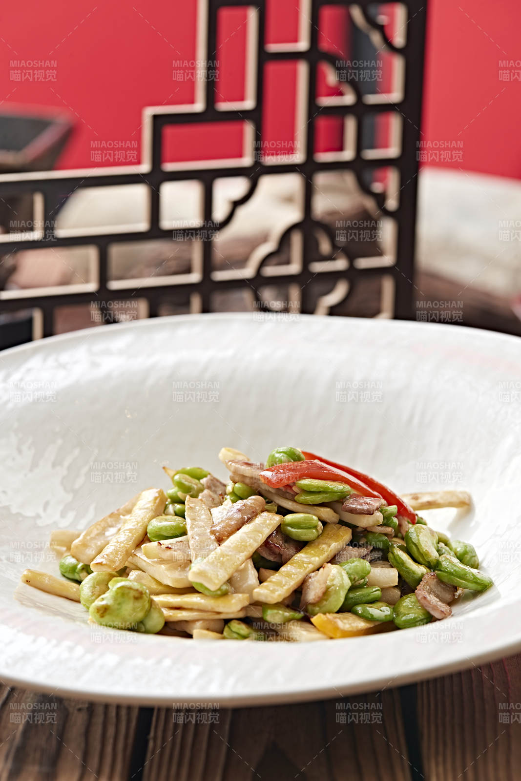 青蚕豆酸笋炒牛粒图片