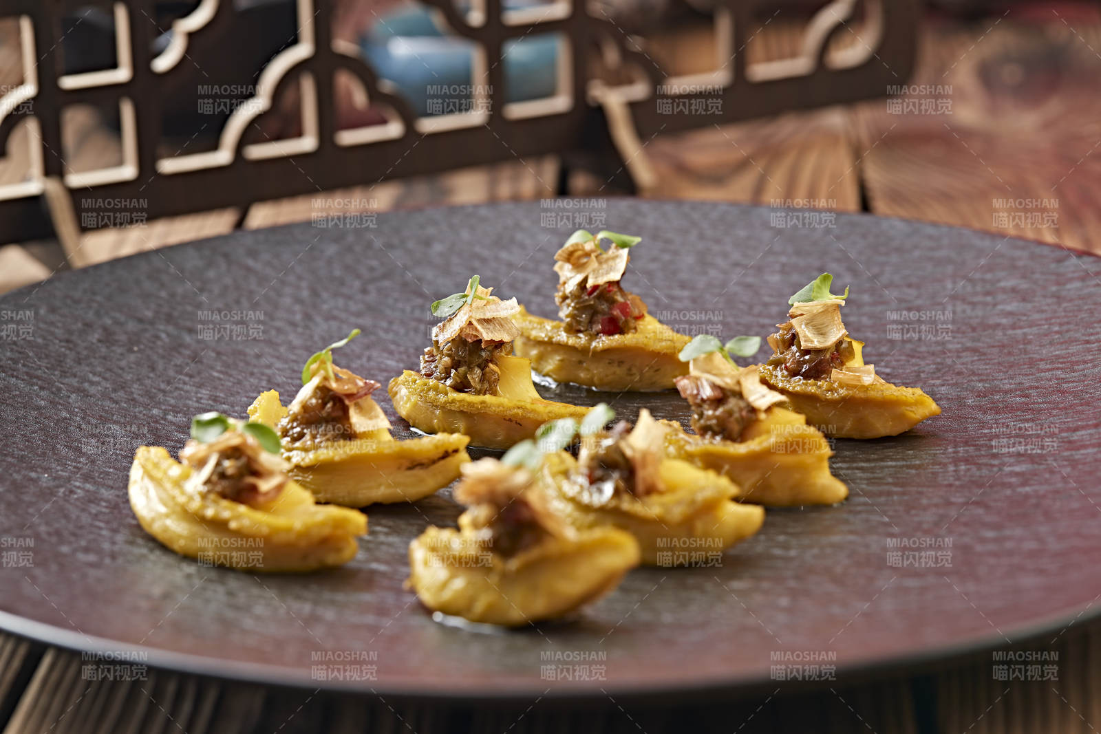 山椒酱配油煎鲜鲍鱼图片