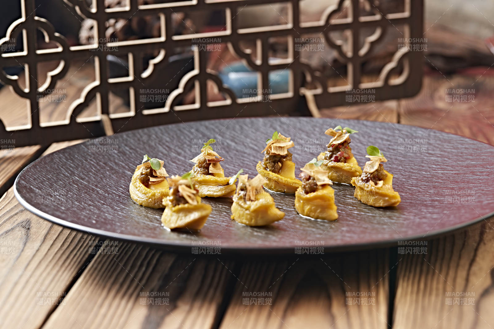 山椒酱配油煎鲜鲍鱼图片