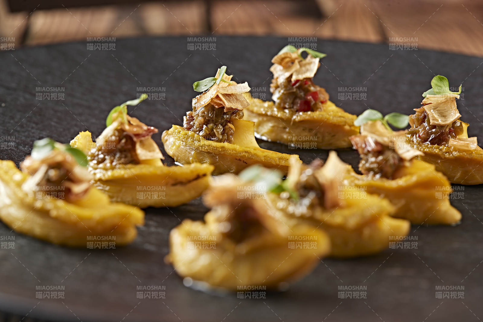 山椒酱配油煎鲜鲍鱼图片