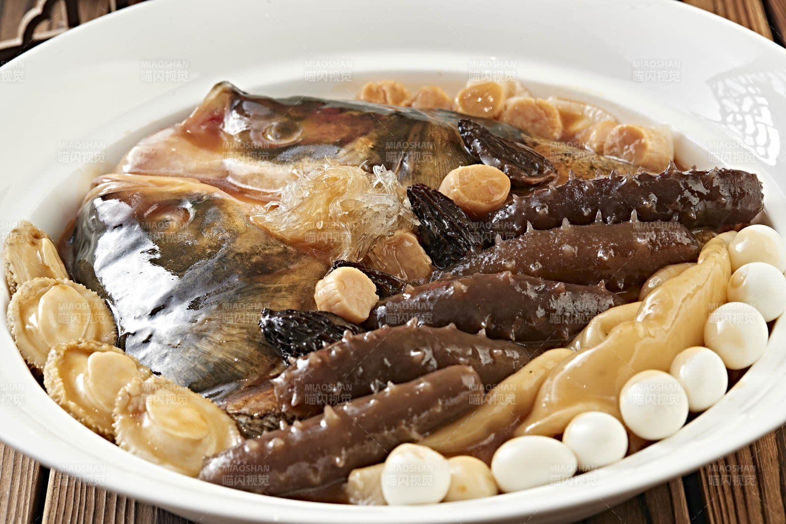 炖野生鱼头佛跳墙图片