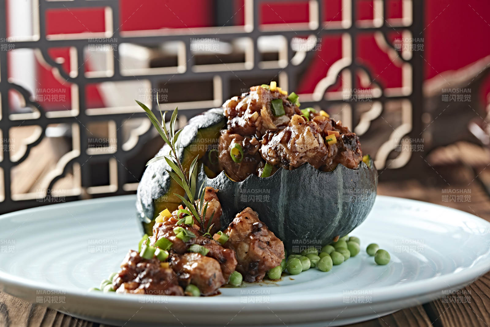 青豆金瓜红烧蒜香排骨图片