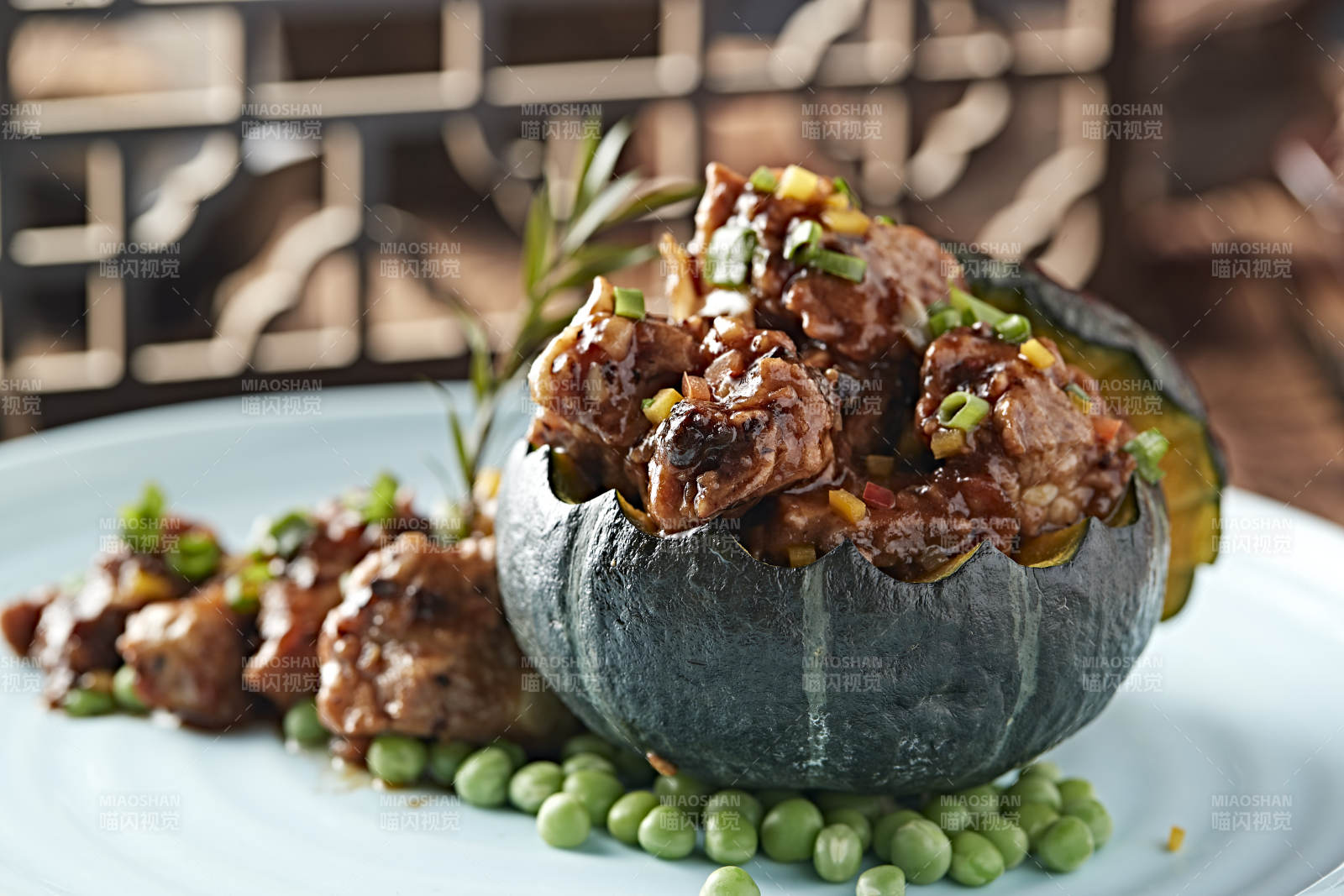 青豆金瓜红烧蒜香排骨图片