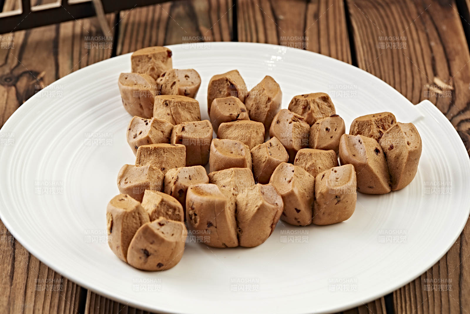 烤黑豆杂粮开花馍图片