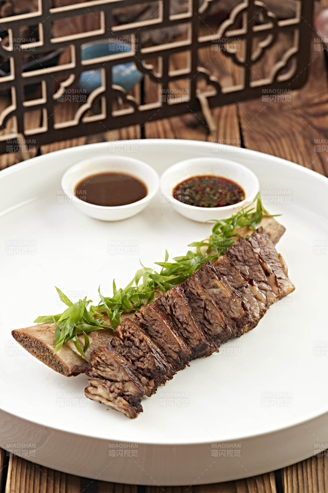 酱烧牛肋脱骨肉图片