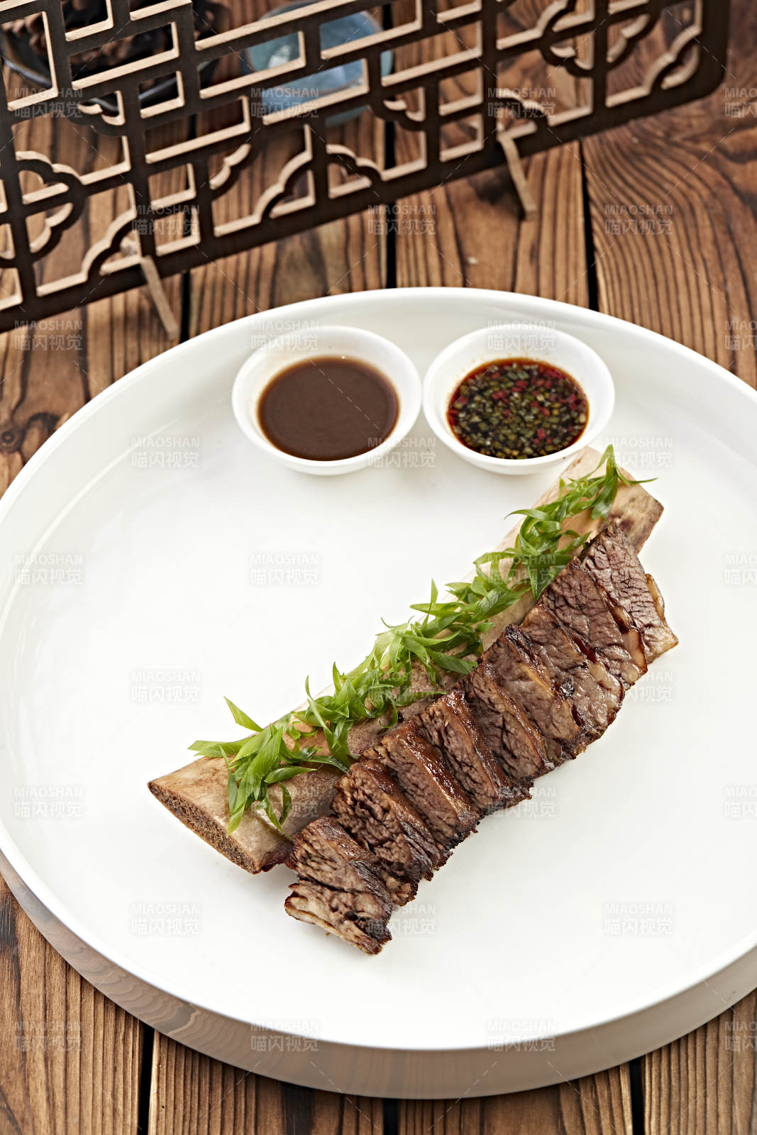 酱烧牛肋脱骨肉图片