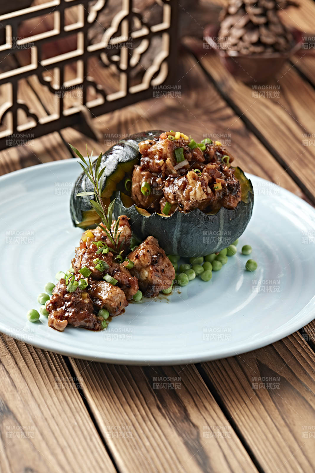 青豆金瓜红烧蒜香排骨图片