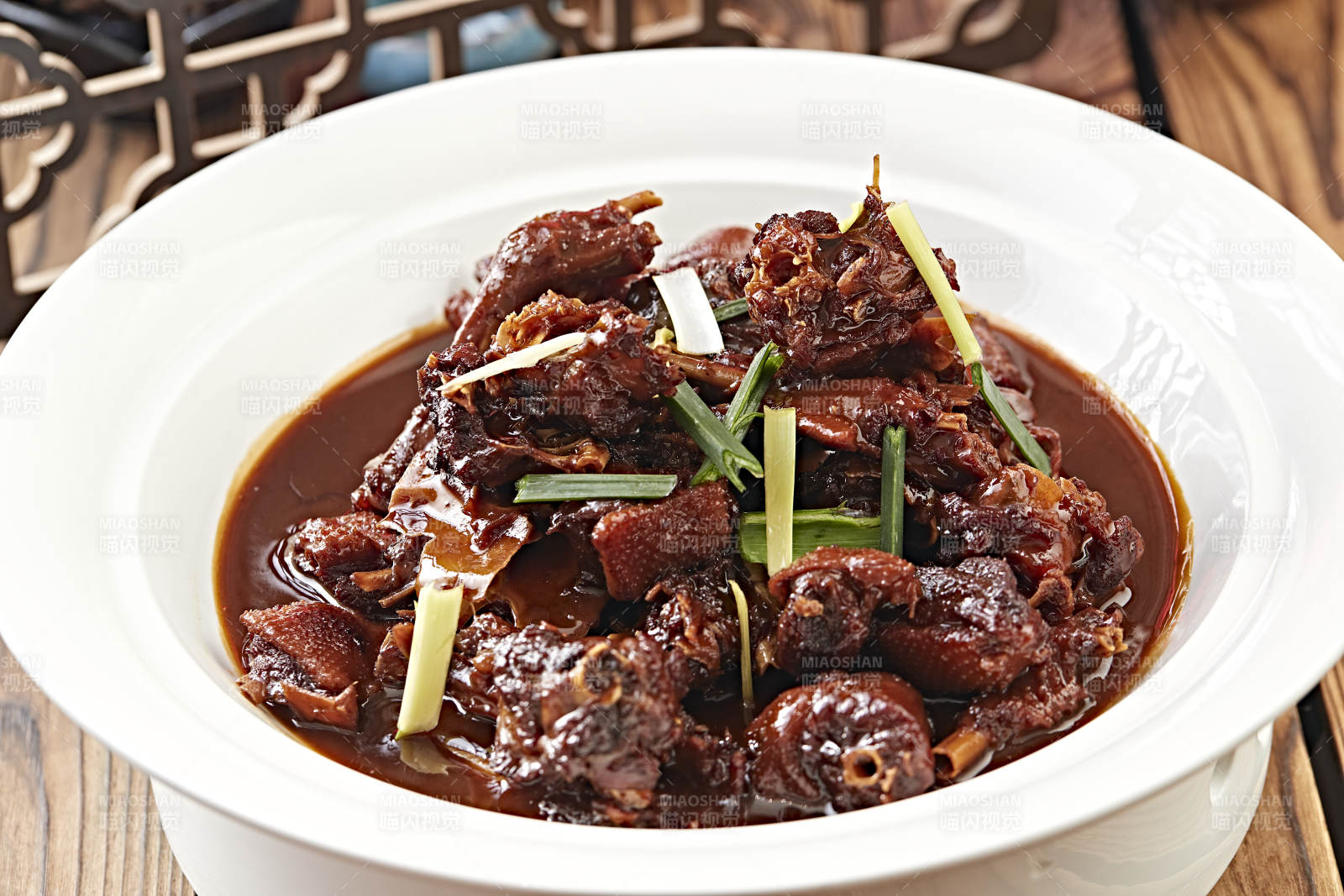 酱炖农村散养大鹅图片