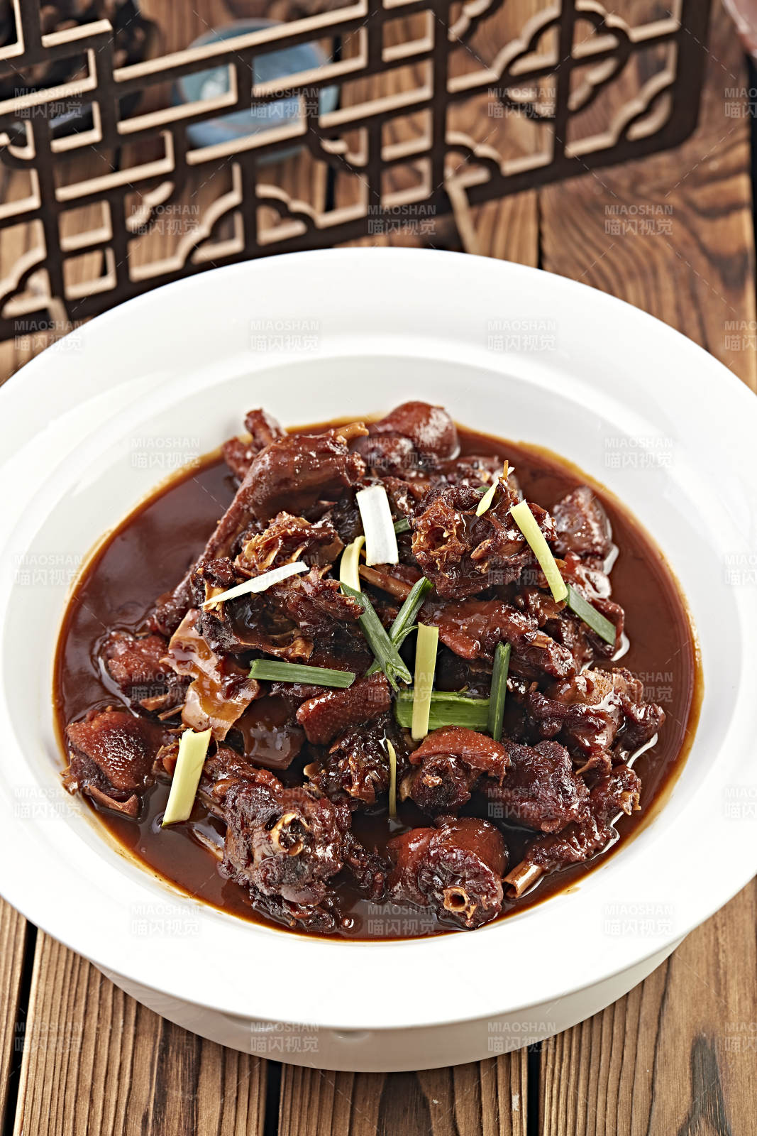 酱炖农村散养大鹅图片