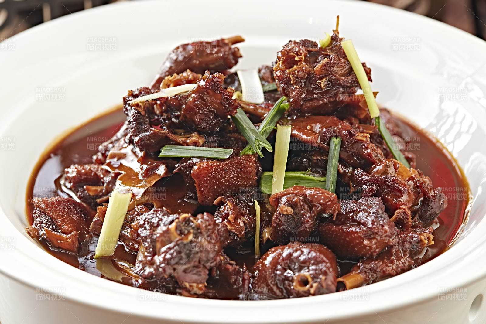 酱炖农村散养大鹅图片