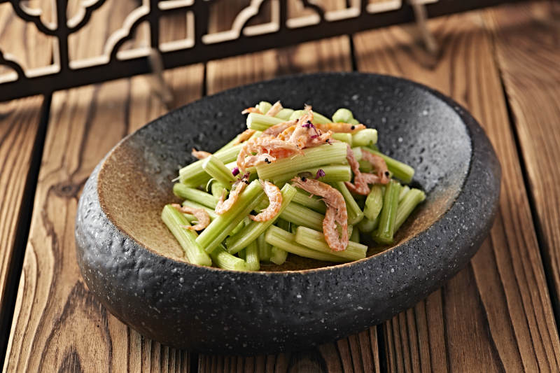 凉拌西芹樱花虾干图片