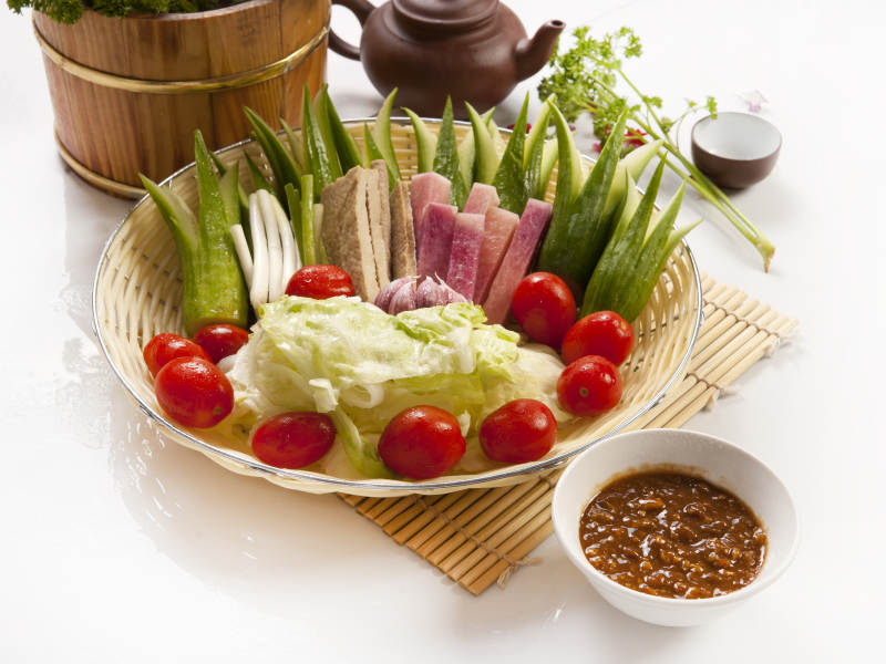 蘸酱田园时蔬大拌菜图片