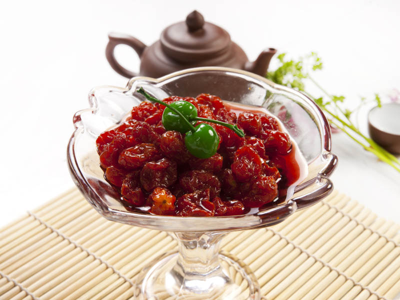 冰镇红酒西梅图片