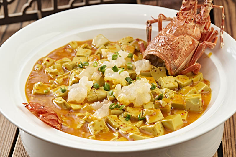 咖喱汁炖澳洲龙虾配鸡蛋豆腐图片