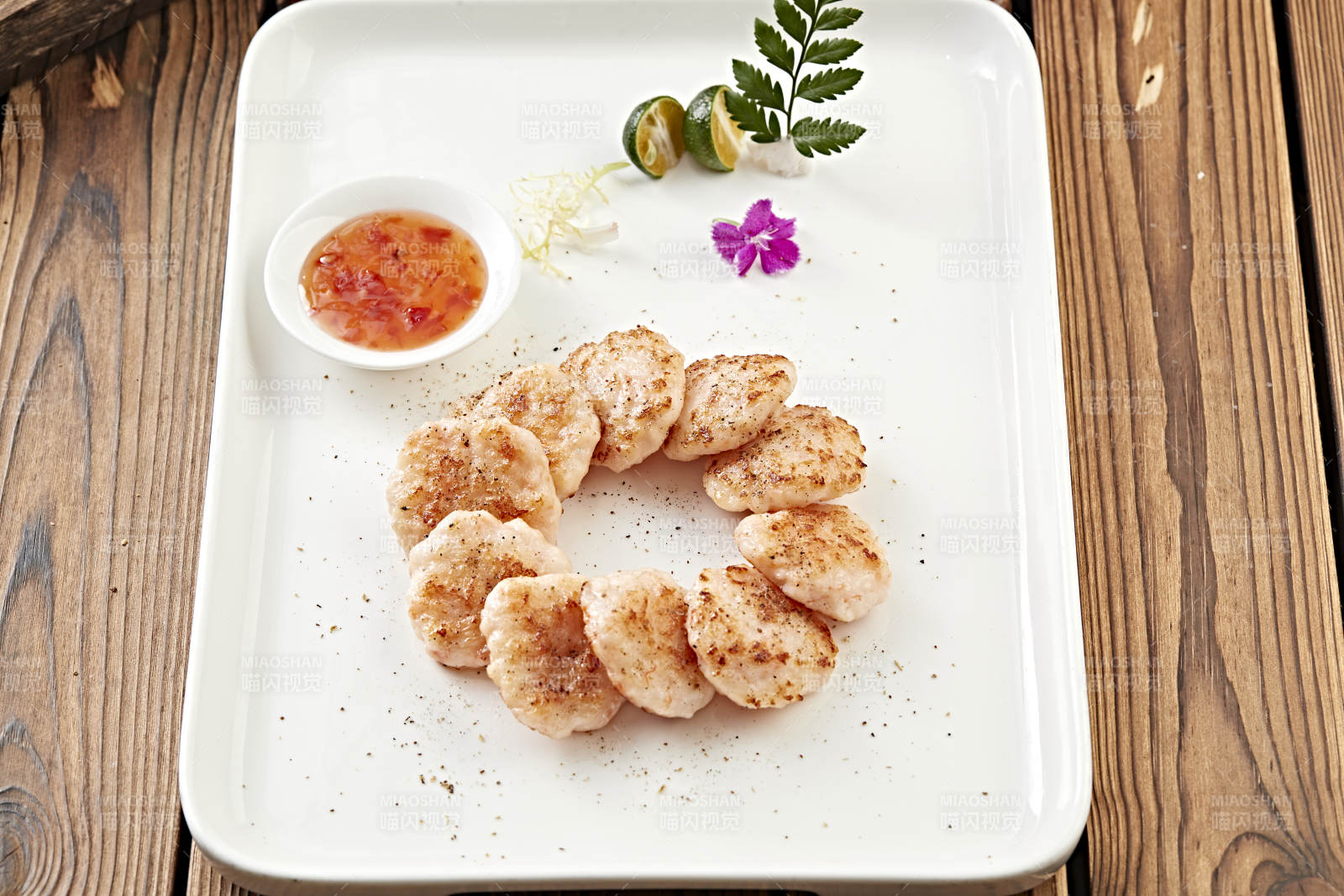 香炸深海虾肉饼图片