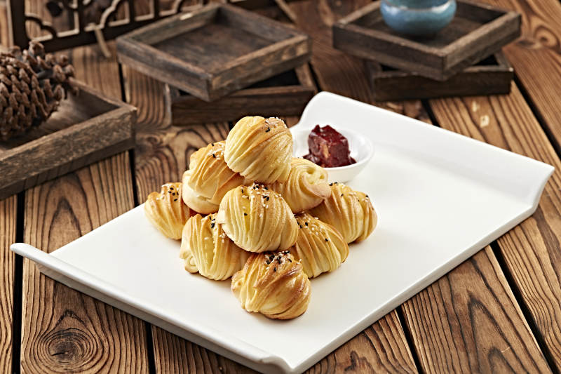 烘烤麻油小花卷图片