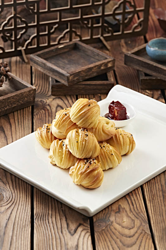 烘烤麻油小花卷图片