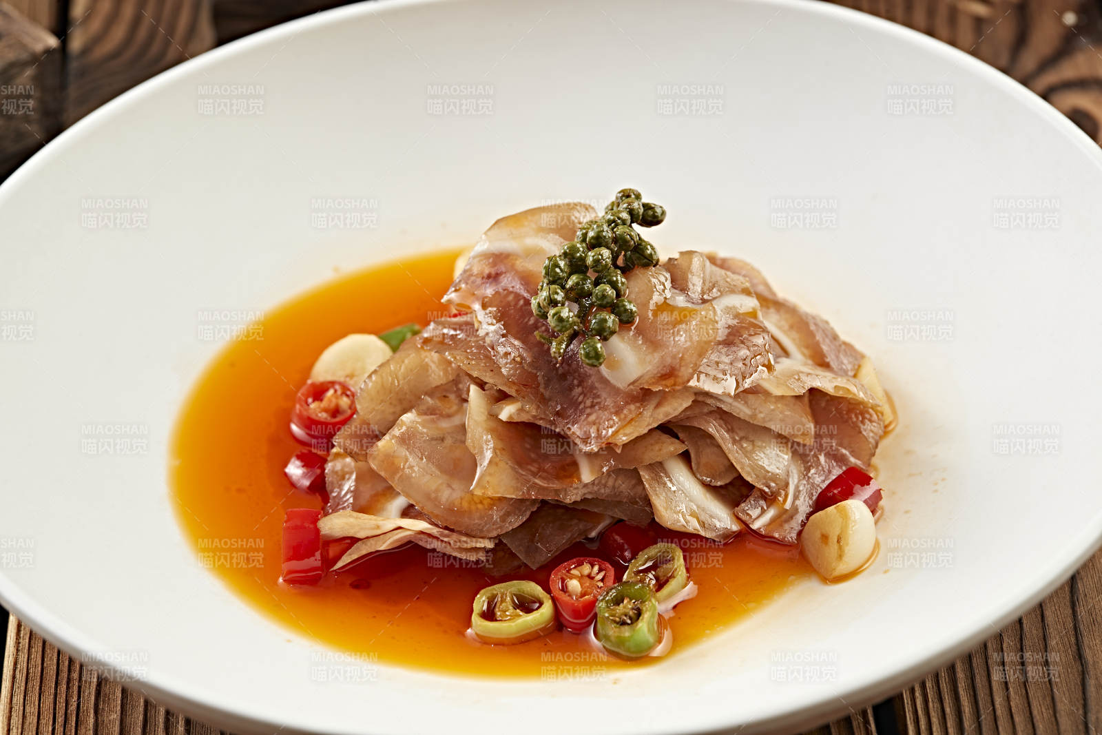 红油香辣压猪耳脆切片图片