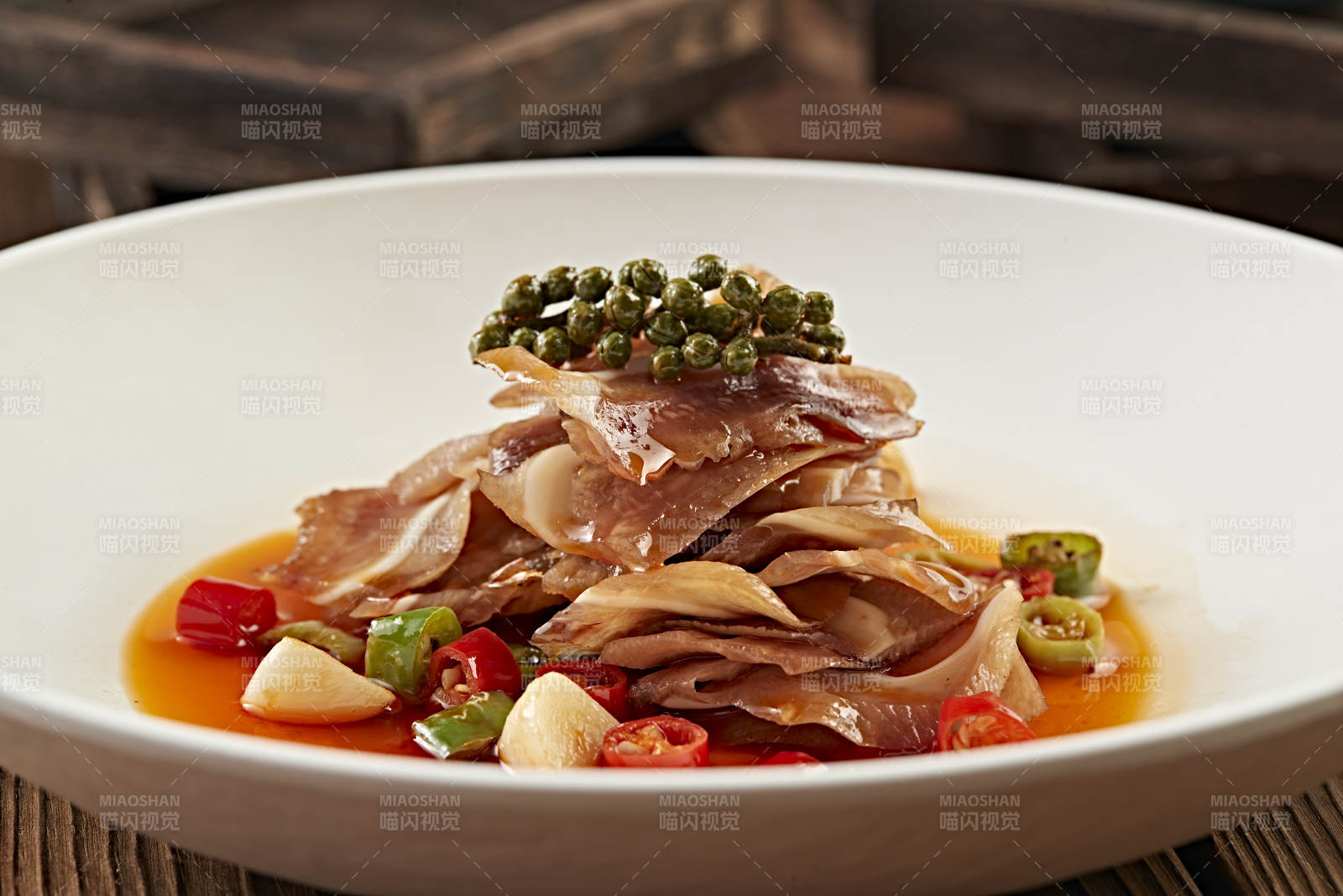 红油香辣压猪耳脆切片图片