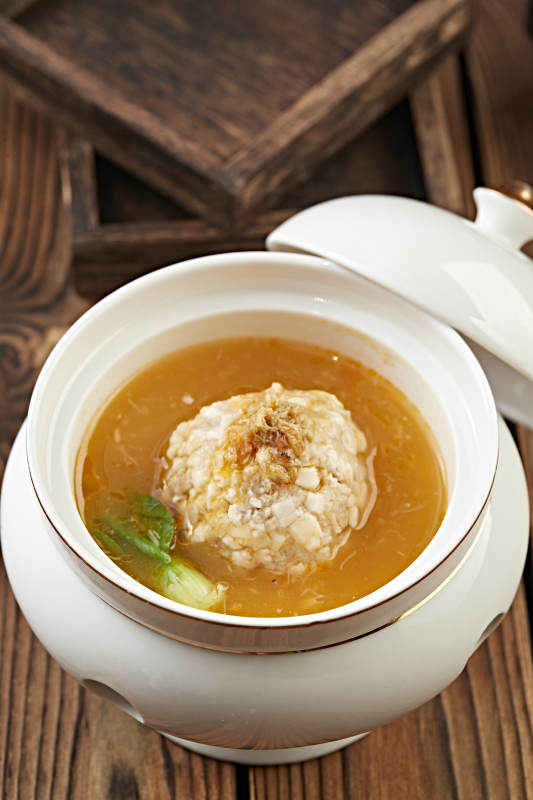 位菜浓鸡汤炖葵花大斩肉狮子头图片