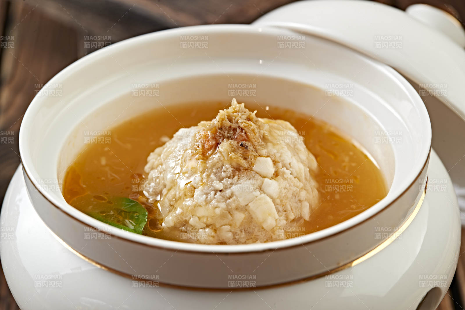 位菜浓鸡汤炖葵花大斩肉狮子头图片