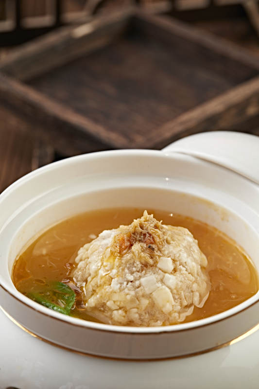 位菜浓鸡汤炖葵花大斩肉狮子头图片