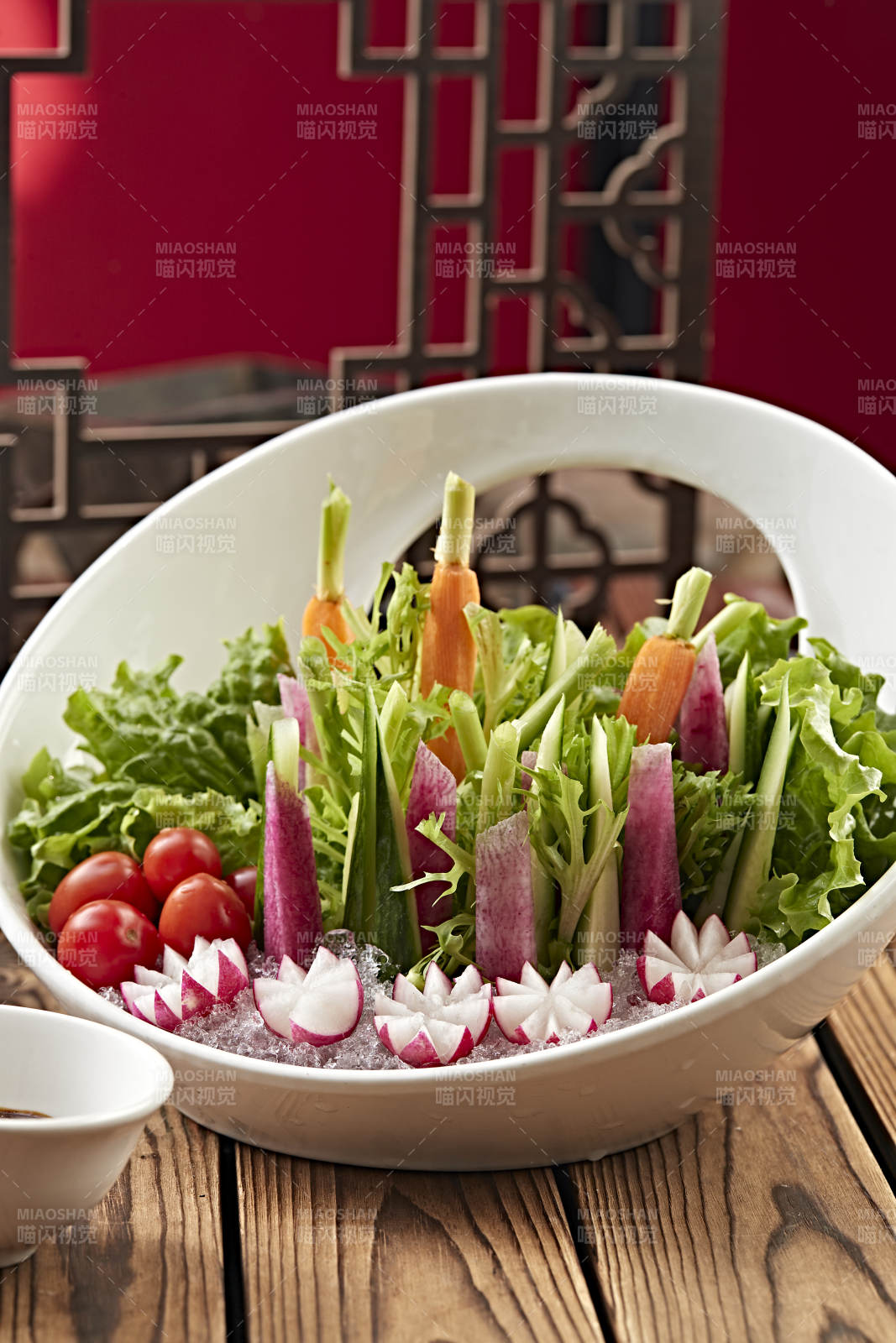 东北农家蘸酱菜拼盘图片