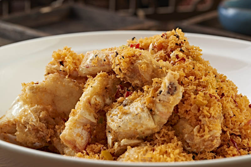 避风塘炒帝王蟹脚图片