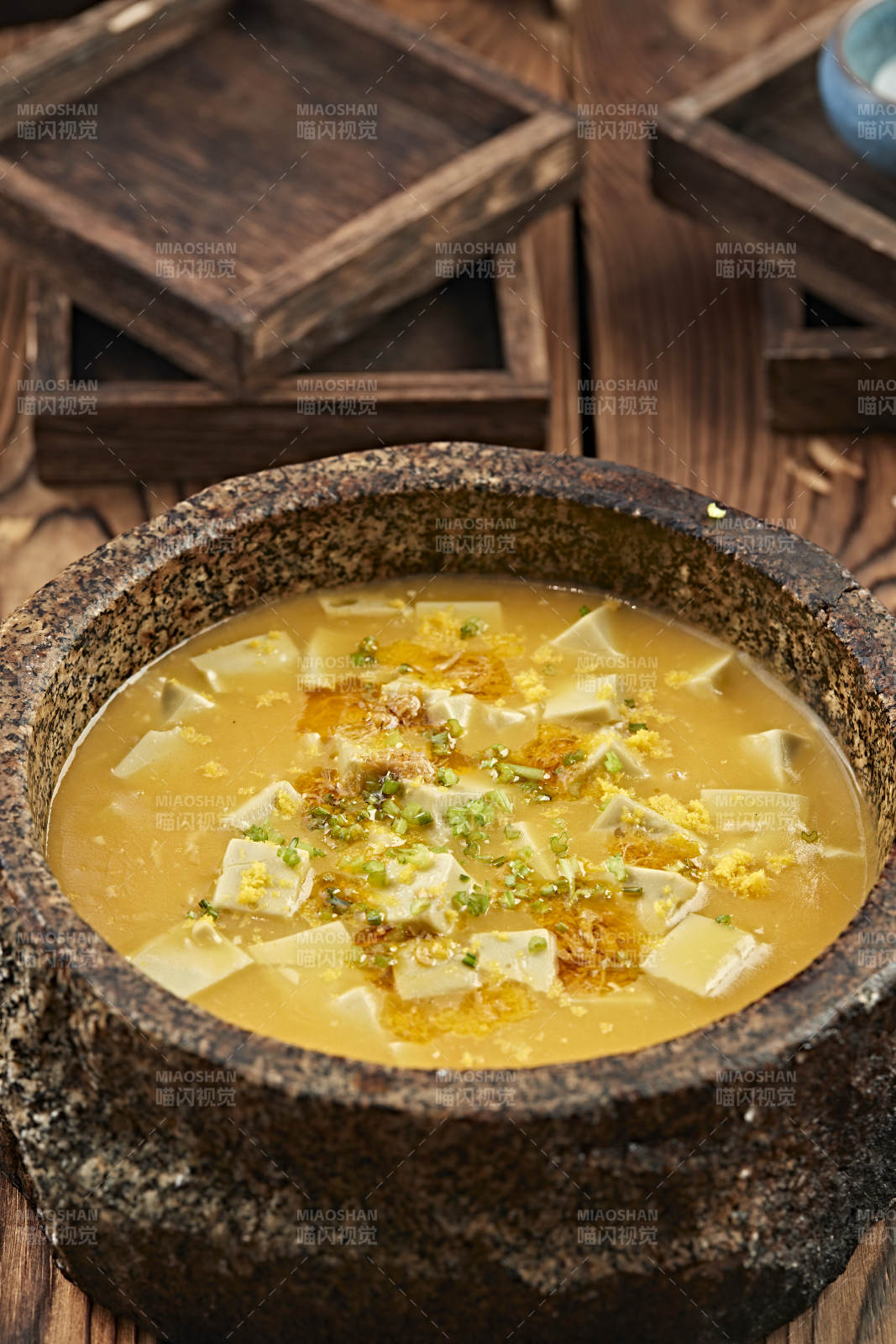 石锅蟹黄酿豆腐图片