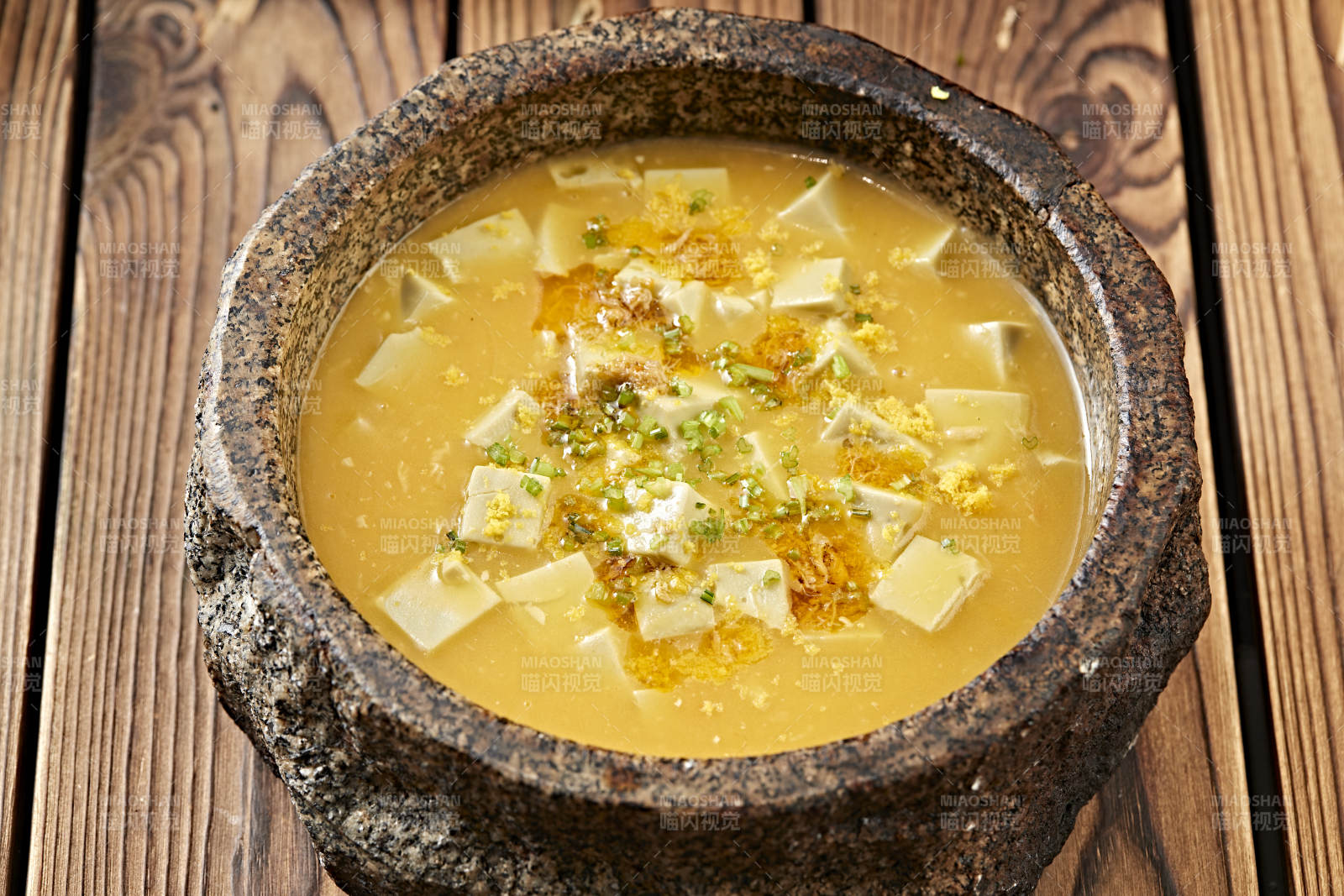 石锅蟹黄酿豆腐图片