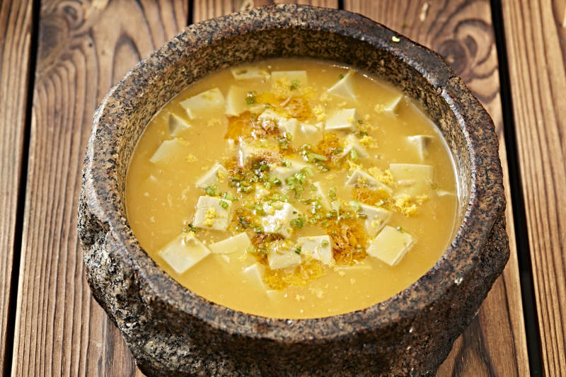 石锅蟹黄酿豆腐图片