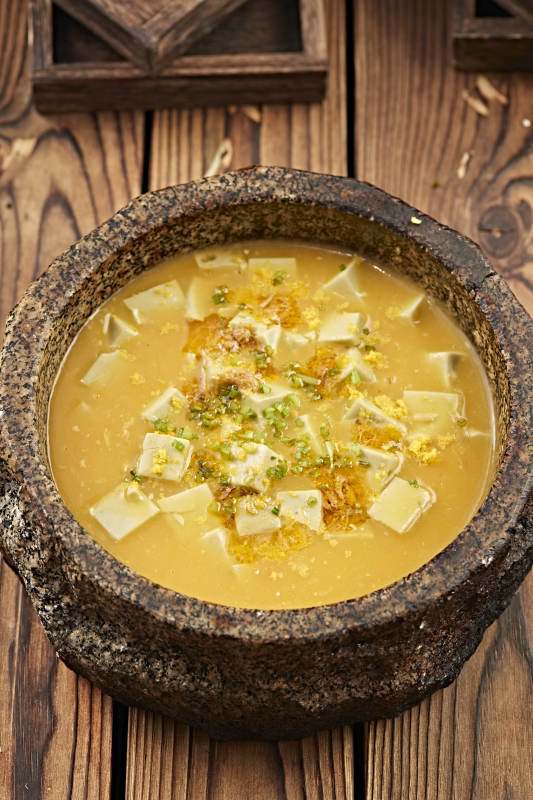 石锅蟹黄酿豆腐图片