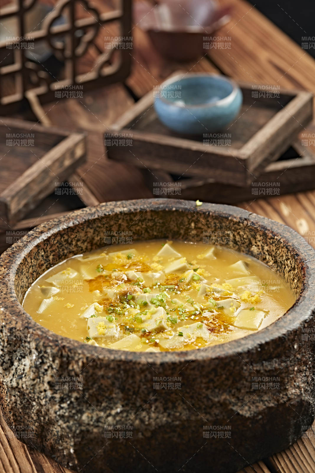 石锅蟹黄酿豆腐图片