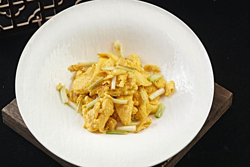 韭黄炒北京油鸡蛋图片