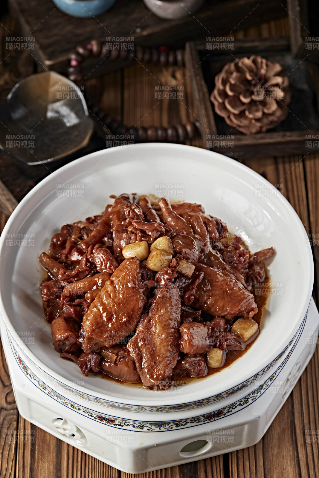 红烧蒜香柴鸡块图片