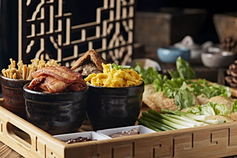 传统四大缸配配芝麻口袋饼蘸酱菜图片