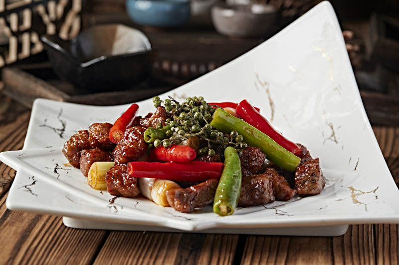 藤椒椒麻葱烧杭椒牛仔粒图片