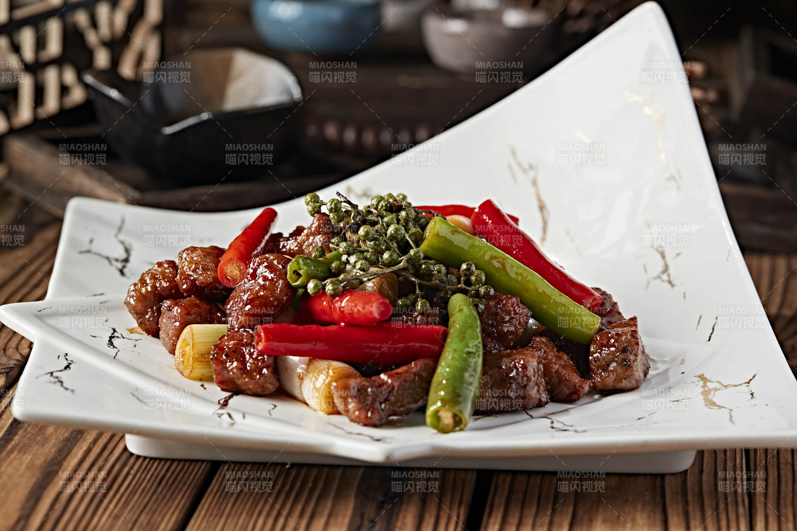 藤椒椒麻葱烧杭椒牛仔粒图片