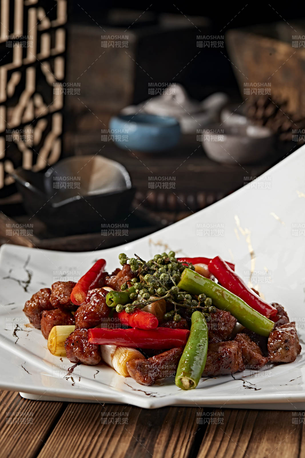 藤椒椒麻葱烧杭椒牛仔粒图片