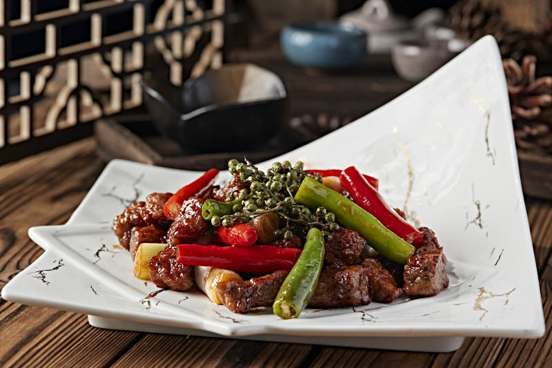 藤椒椒麻葱烧杭椒牛仔粒图片